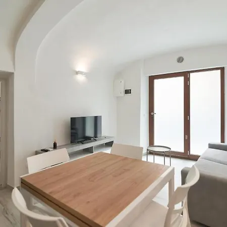 Pinturicchio - Prime Location 1-bedroom - Steps From Universita Apartment *