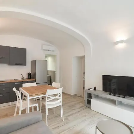 Apartment Pinturicchio - Prime Location 1-bedroom - Steps From Universita